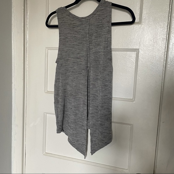 Express | Top - Picture 3 of 4